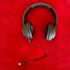 SOLD ✅ Unbranded Black Bluetooth Wireless Headphones with Charging USB Cable